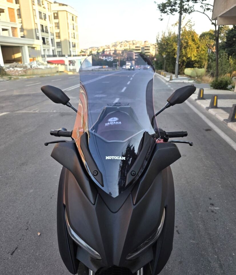 MOTOCAM Yamaha Xmax Ön Cam 2018-2022 Model 65cm Füme Renkli 4mm