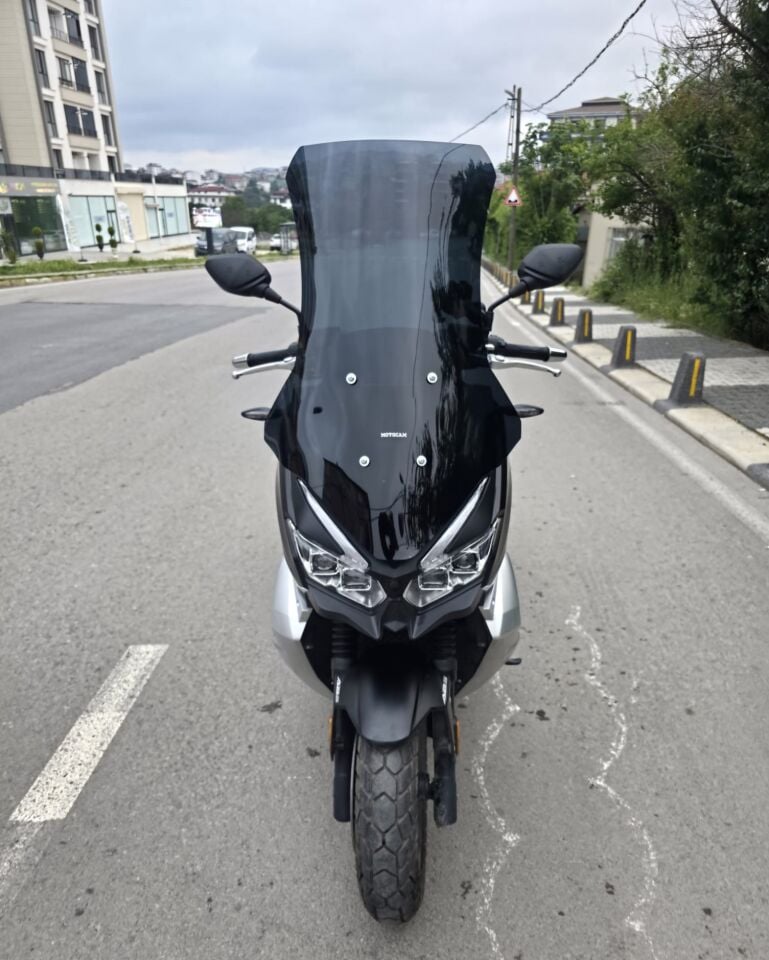 MOTOCAM RKS Blade 350 Ön Cam 2023-2026 Model 75cm Siyah Renkli 4mm UZUN