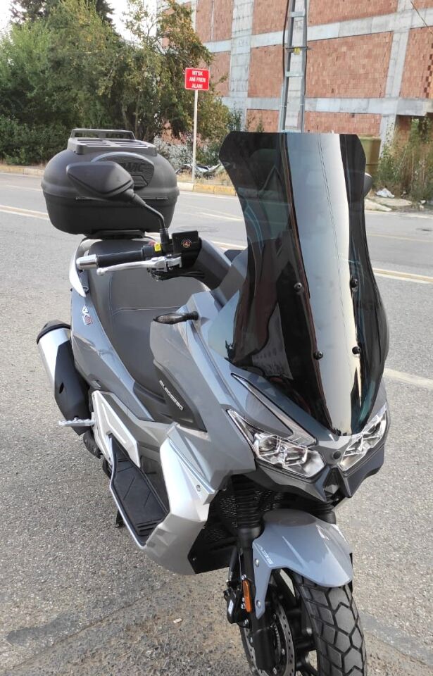 MOTOCAM RKS Blade 350 Ön Cam 2023-2026 Model 75cm Siyah Renkli 4mm UZUN