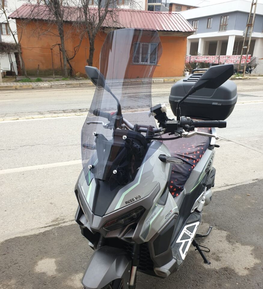 MOTOCAM Mondial Ressivo 250 Ön Cam 2023-2026 Model 68cm Füme Renkli 4mm