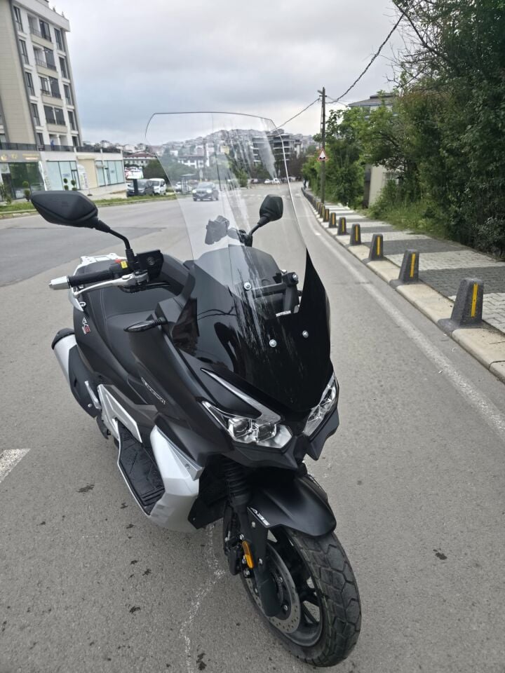MOTOCAM RKS Blade 350 Ön Cam 2023-2026 Model 75cm Şeffaf Renkli 4mm UZUN