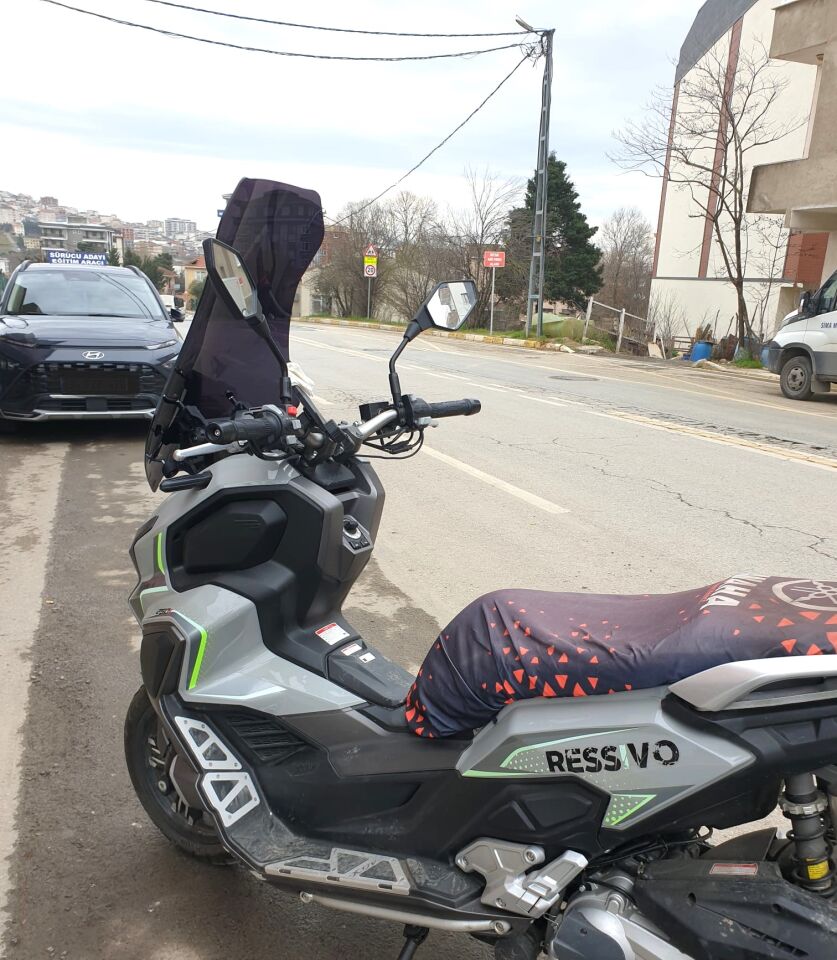 MOTOCAM Mondial Ressivo 250 Ön Cam 2023-2026 Model 68cm Siyah Renkli 4mm