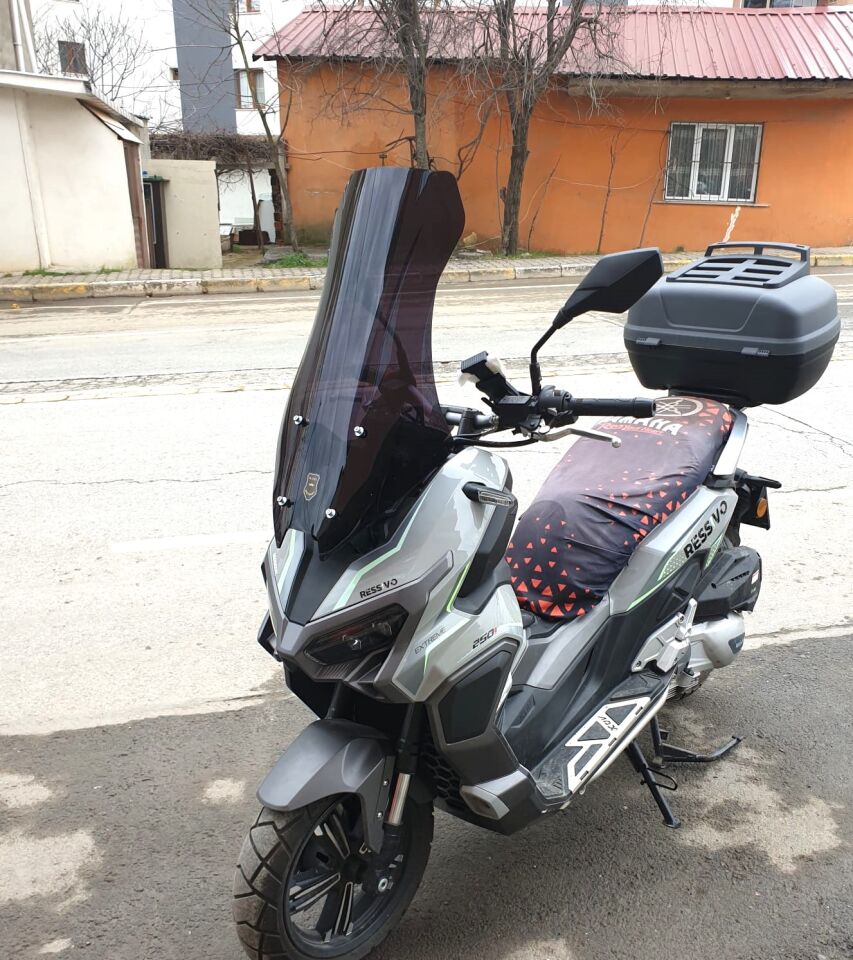MOTOCAM Mondial Ressivo 250 Ön Cam 2023-2026 Model 68cm Siyah Renkli 4mm