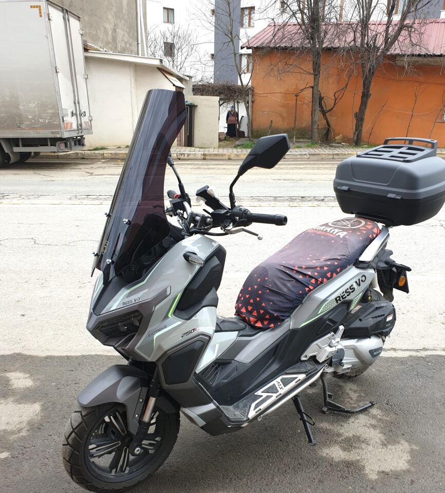 MOTOCAM Mondial Ressivo 250 Ön Cam 2023-2026 Model 68cm Siyah Renkli 4mm