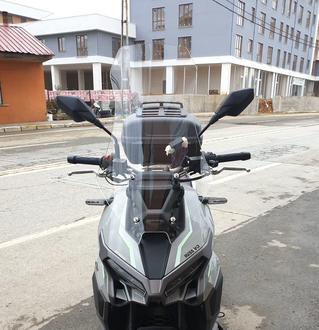 MOTOCAM Mondial Ressivo 250 Ön Cam 2023-2026 Model 68cm Şeffaf Renkli 4mm