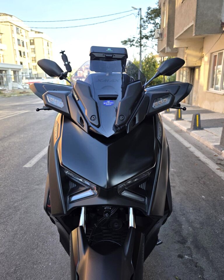 MOTOCAM Yamaha Xmax Ön Cam 2023-2026 Model 36cm Füme Renkli 4mm SPORTİF