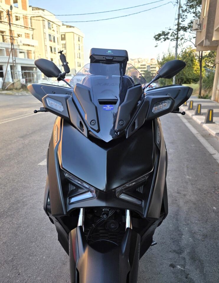 MOTOCAM Yamaha Xmax Ön Cam 2023-2026 Model 36cm Füme Renkli 4mm SPORTİF
