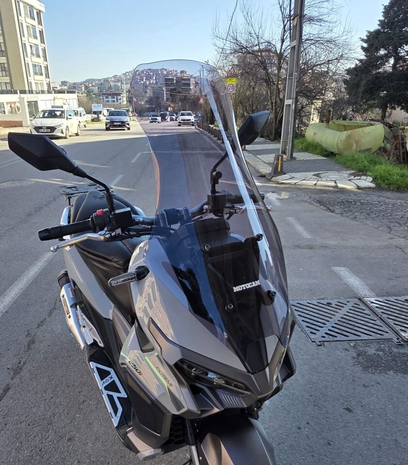 MOTOCAM Mondial Ressivo 250 Ön Cam 2023-2026 Model 75cm Füme Renkli 4mm UZUN