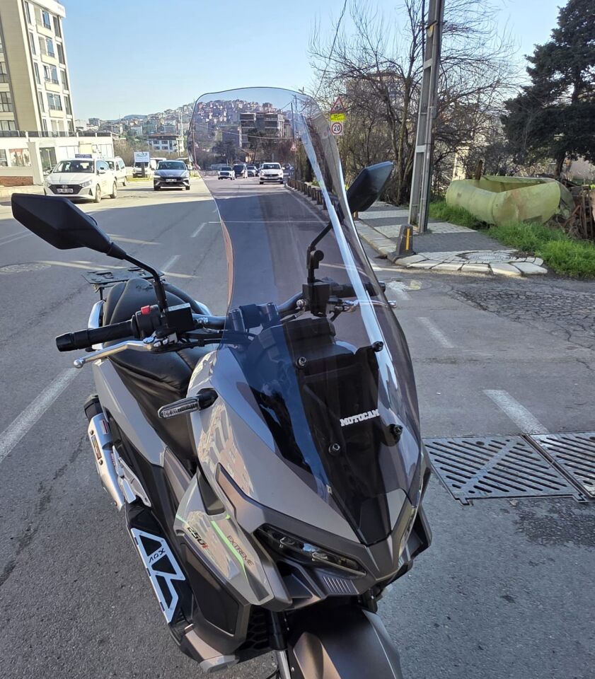 MOTOCAM Mondial Ressivo 250 Ön Cam 2023-2026 Model 75cm Füme Renkli 4mm UZUN