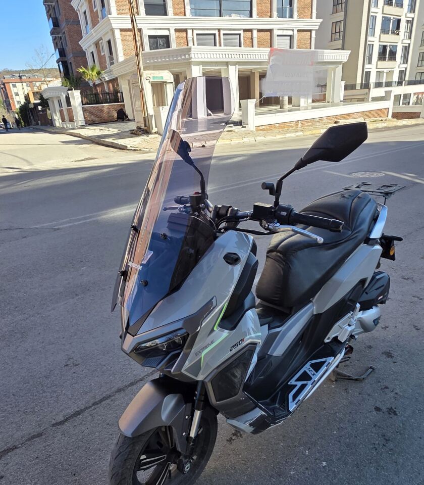 MOTOCAM Mondial Ressivo 250 Ön Cam 2023-2026 Model 75cm Füme Renkli 4mm UZUN