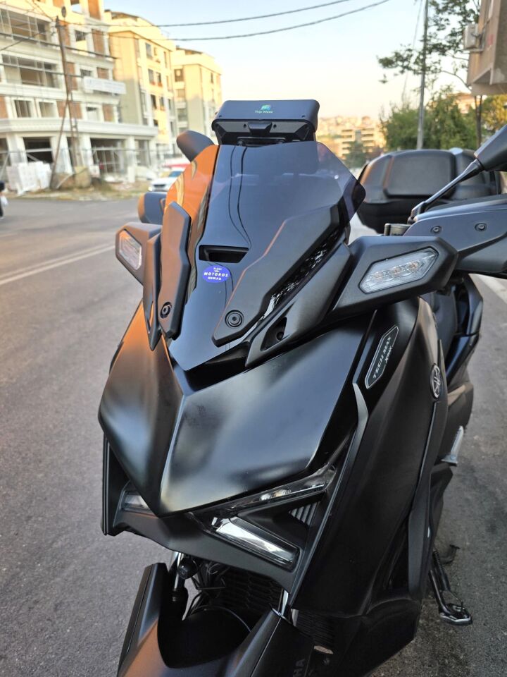 MOTOCAM Yamaha Xmax Ön Cam 2023-2026 Model 36cm Siyah Renkli 4mm SPORTİF