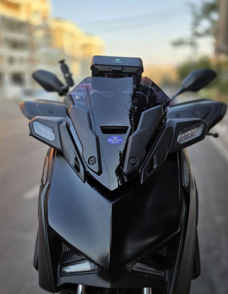 MOTOCAM Yamaha Xmax Ön Cam 2023-2026 Model 36cm Siyah Renkli 4mm SPORTİF