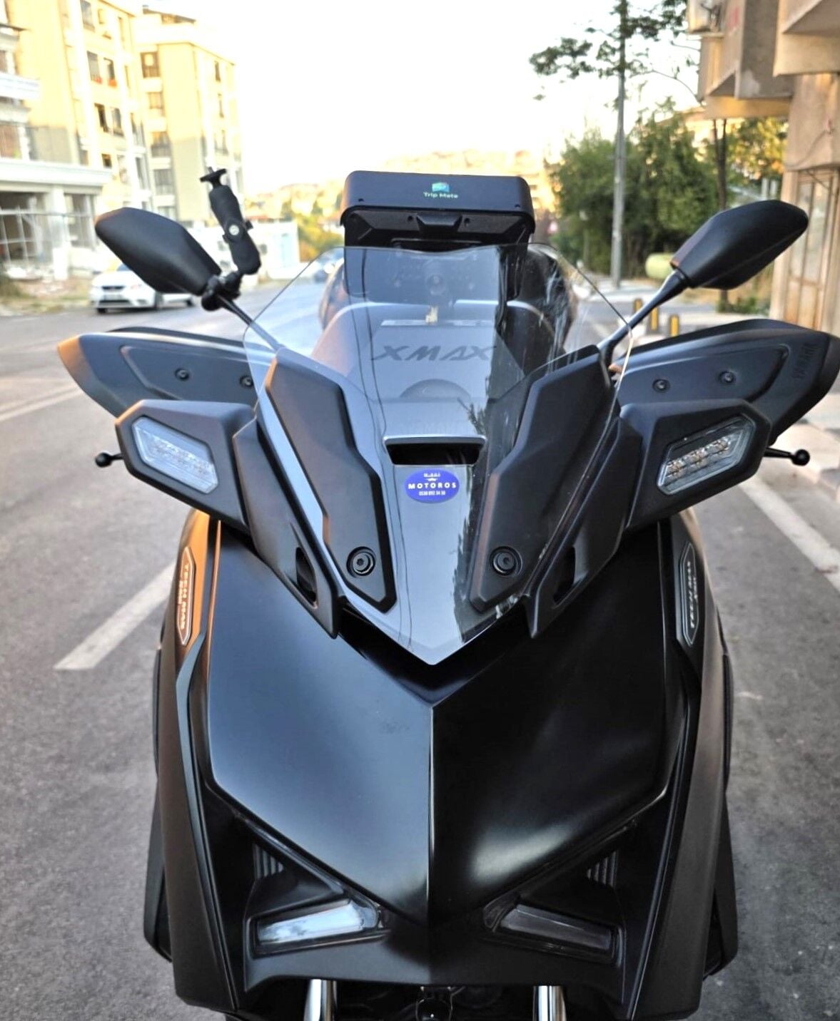 MOTOCAM Yamaha Xmax Ön Cam 2023-2026 Model 36cm Şeffaf Renkli 4mm SPORTİF