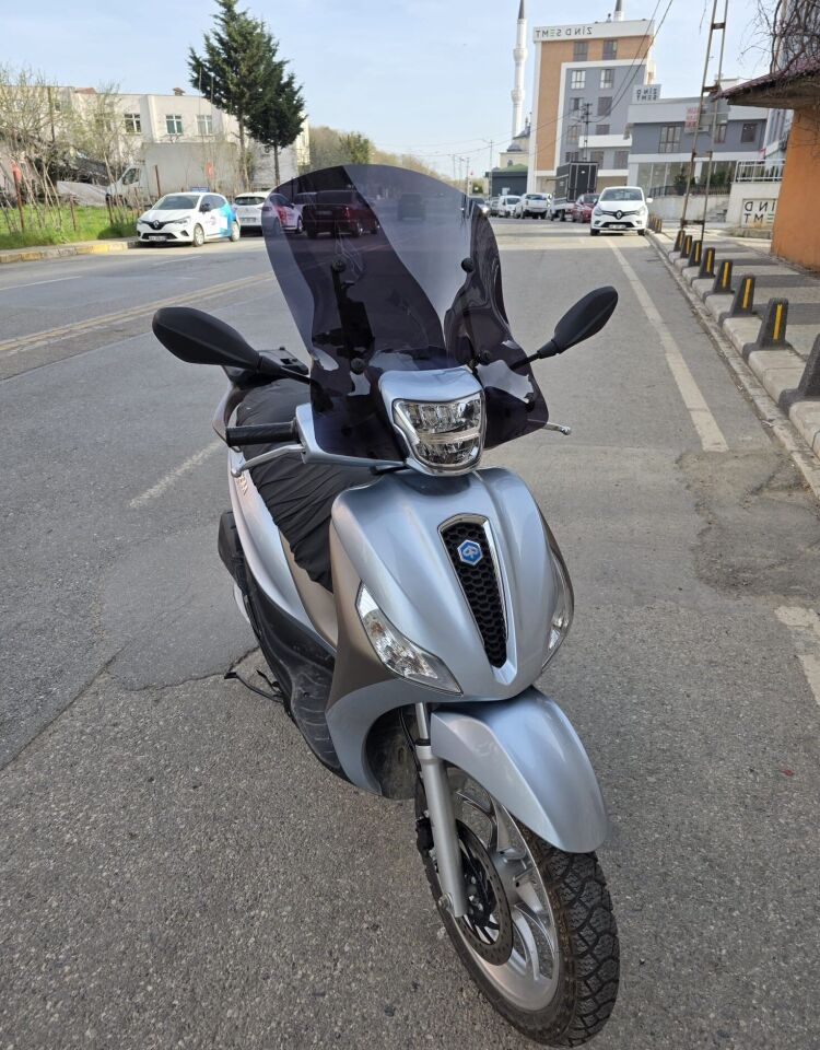 MOTOCAM Piaggio Medley S 150 Ön Cam 2021-2026 Model 54cm Siyah Renkli APARATSIZDIR