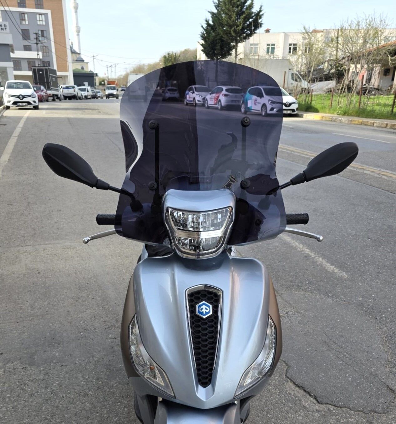 MOTOCAM Piaggio Medley S 150 Ön Cam 2021-2026 Model 54cm Siyah Renkli APARATSIZDIR
