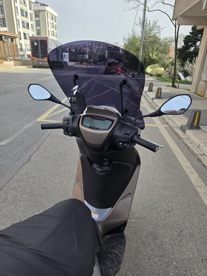 MOTOCAM Piaggio Medley S 150 Ön Cam 2021-2026 Model 54cm Siyah Renkli APARATSIZDIR