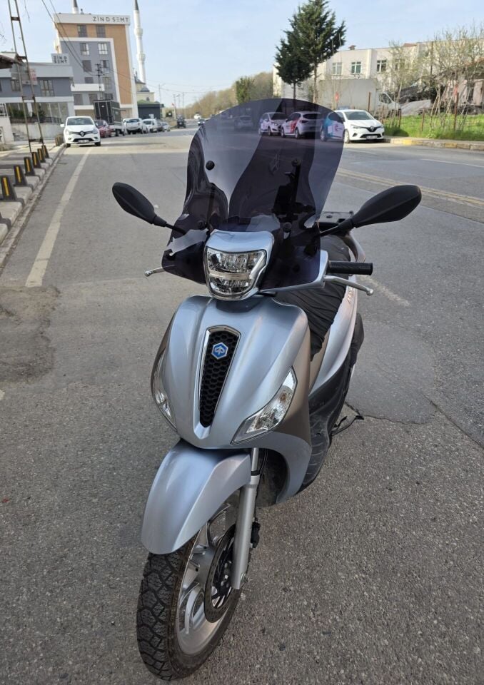 MOTOCAM Piaggio Medley S 150 Ön Cam 2021-2026 Model 54cm Siyah Renkli APARATSIZDIR