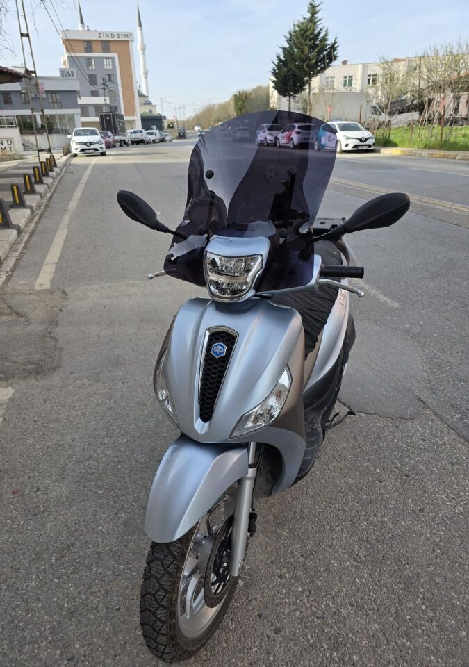 MOTOCAM Piaggio Medley S 150 Ön Cam 2021-2026 Model 54cm Siyah Renkli APARATSIZDIR