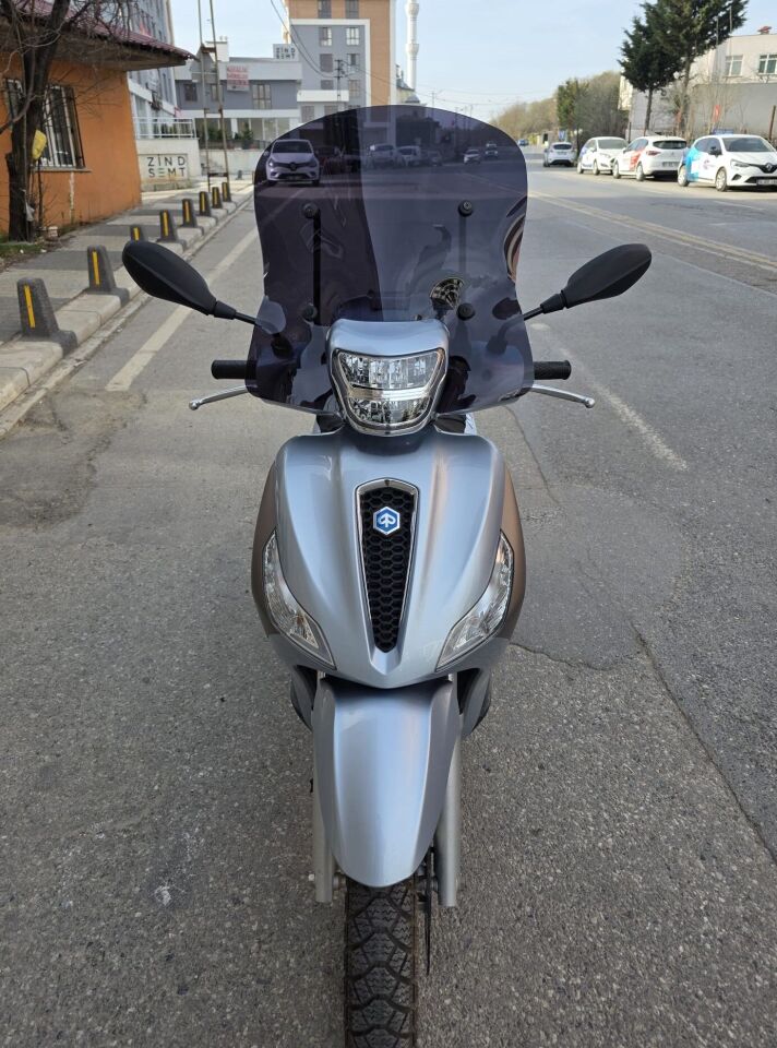 MOTOCAM Piaggio Medley S 150 Ön Cam 2021-2026 Model 54cm Siyah Renkli APARATSIZDIR