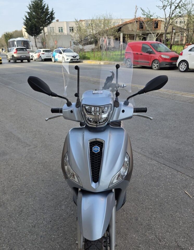 MOTOCAM Piaggio Medley S 150 Ön Cam 2021-2026 Model 54cm Şeffaf Renkli APARATSIZDIR