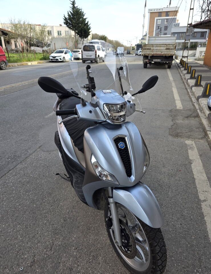 MOTOCAM Piaggio Medley S 150 Ön Cam 2021-2026 Model 54cm Şeffaf Renkli APARATSIZDIR