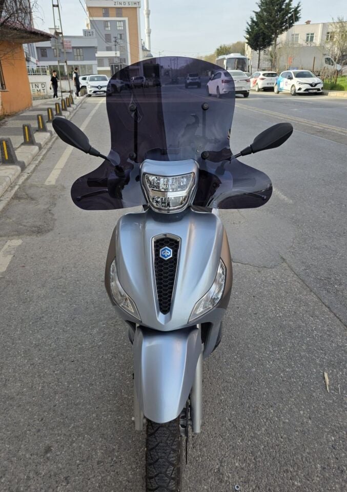 MOTOCAM Piaggio Medley S 150 Ön Cam 2021-2026 Model 56cm Siyah Renkli Elcikli APARATSIZDIR