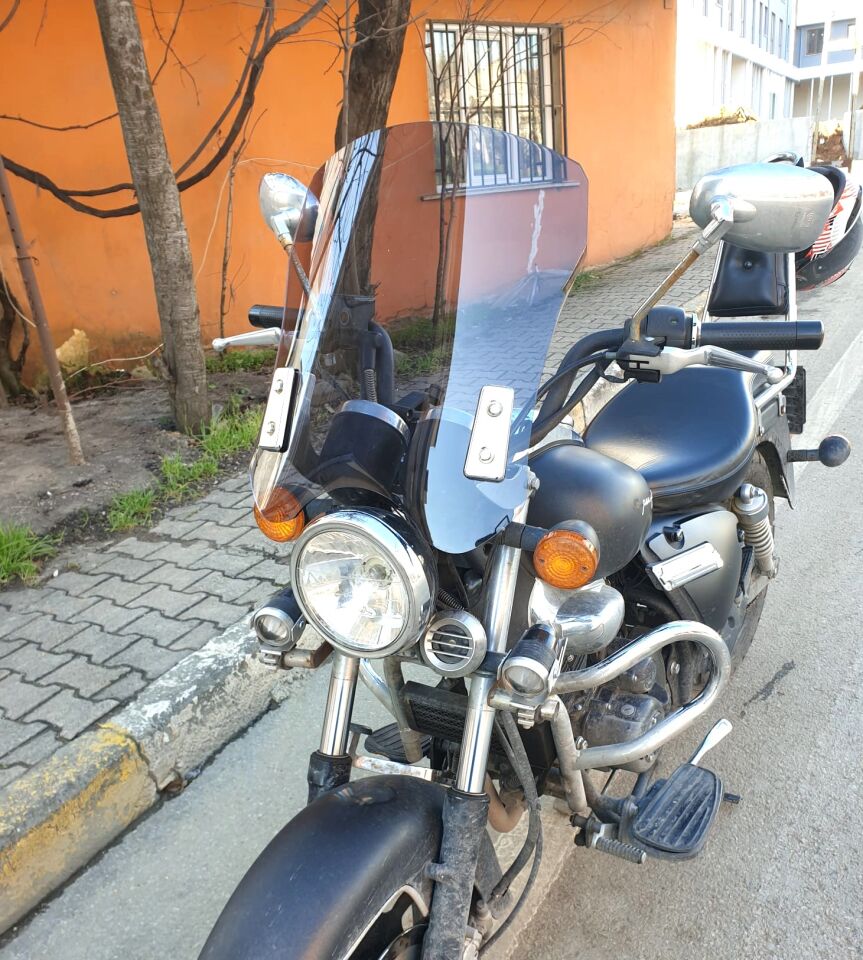 MOTOCAM Küba Süperlight 125 Ön Cam 2008-2026 Model 53cm Füme Renkli 4mm APARATSIZ