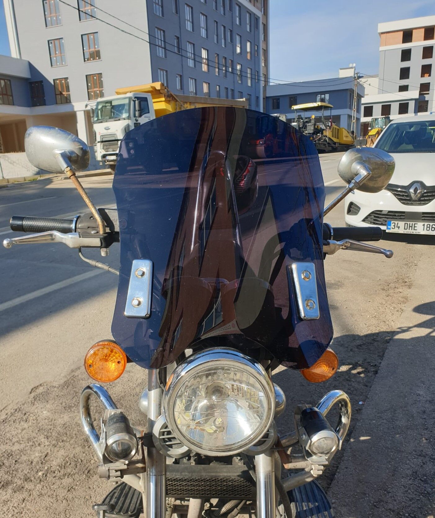 MOTOCAM Küba Süperlight 125 Ön Cam 2008-2026 Model 53cm Siyah Renkli 4mm APARATSIZ