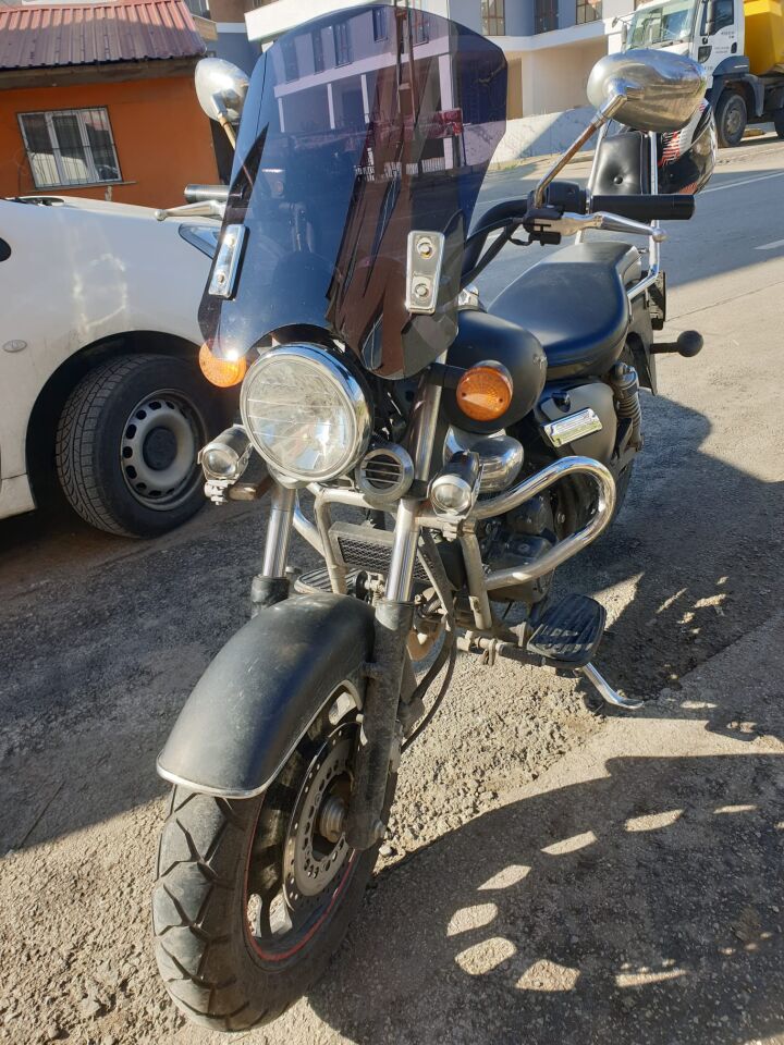 MOTOCAM Küba Süperlight 125 Ön Cam 2008-2026 Model 53cm Siyah Renkli 4mm APARATSIZ