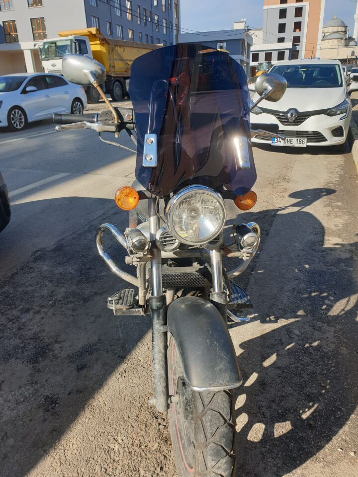 MOTOCAM Küba Süperlight 125 Ön Cam 2008-2026 Model 53cm Siyah Renkli 4mm APARATSIZ