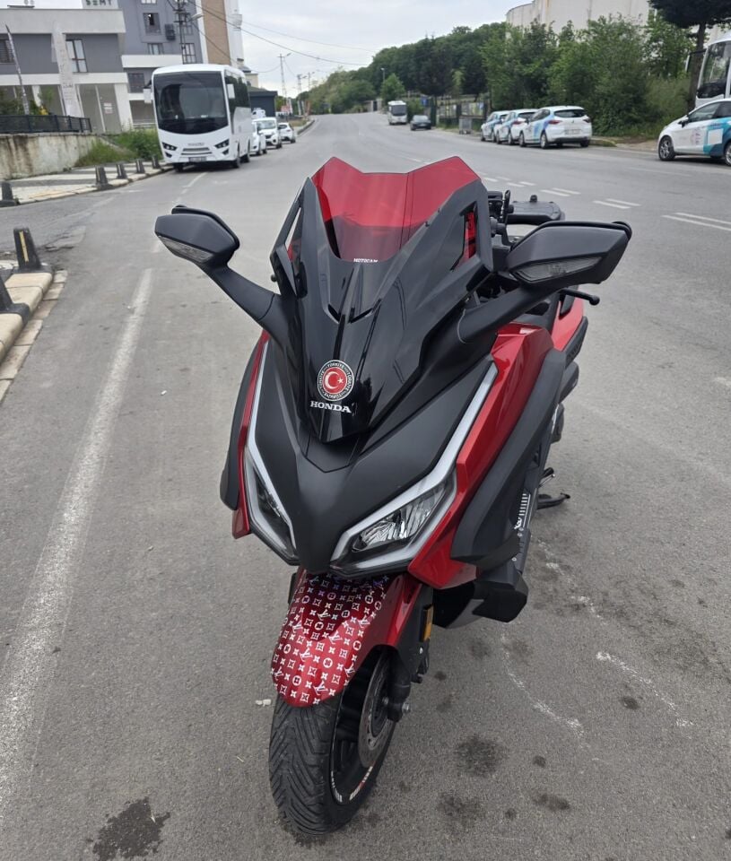 MOTOCAM Honda Forza 250 Ön Cam 2021-2026 Model 43cm Kırmızı Renkli 4mm