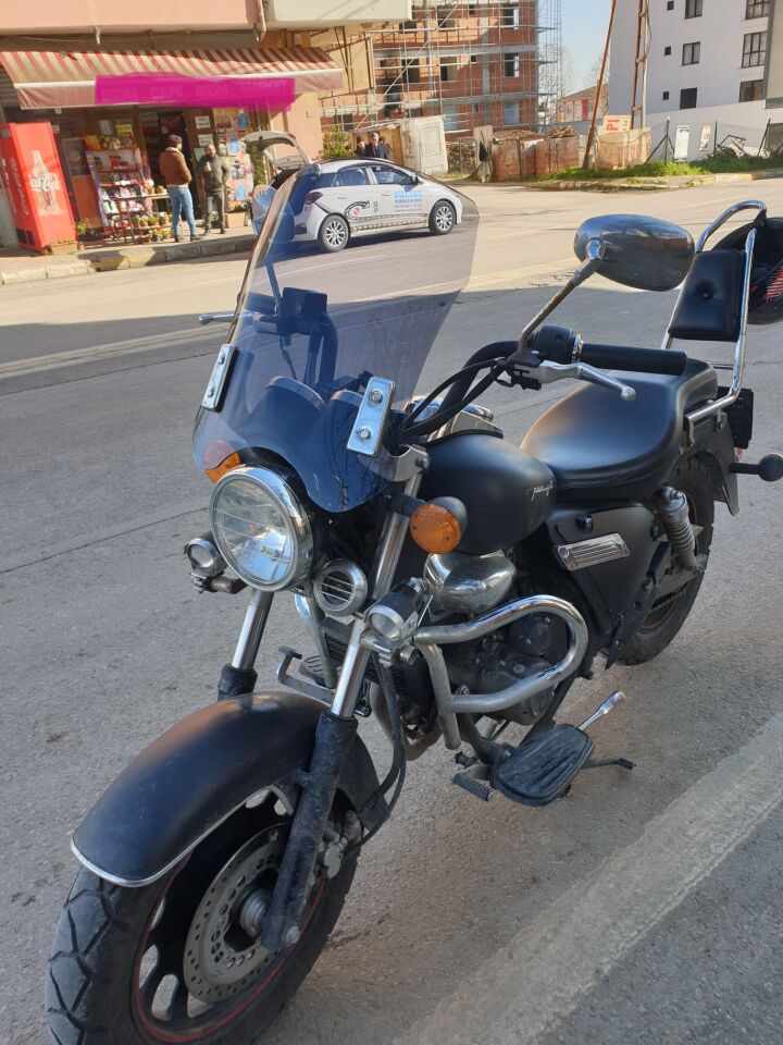 MOTOCAM Küba Süperlight 150 Ön Cam 2008-2026 Model 53cm Füme Renkli 4mm APARATSIZ