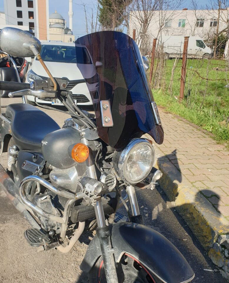 MOTOCAM Küba Süperlight 150 Ön Cam 2008-2026 Model 53cm Siyah Renkli 4mm APARATSIZ