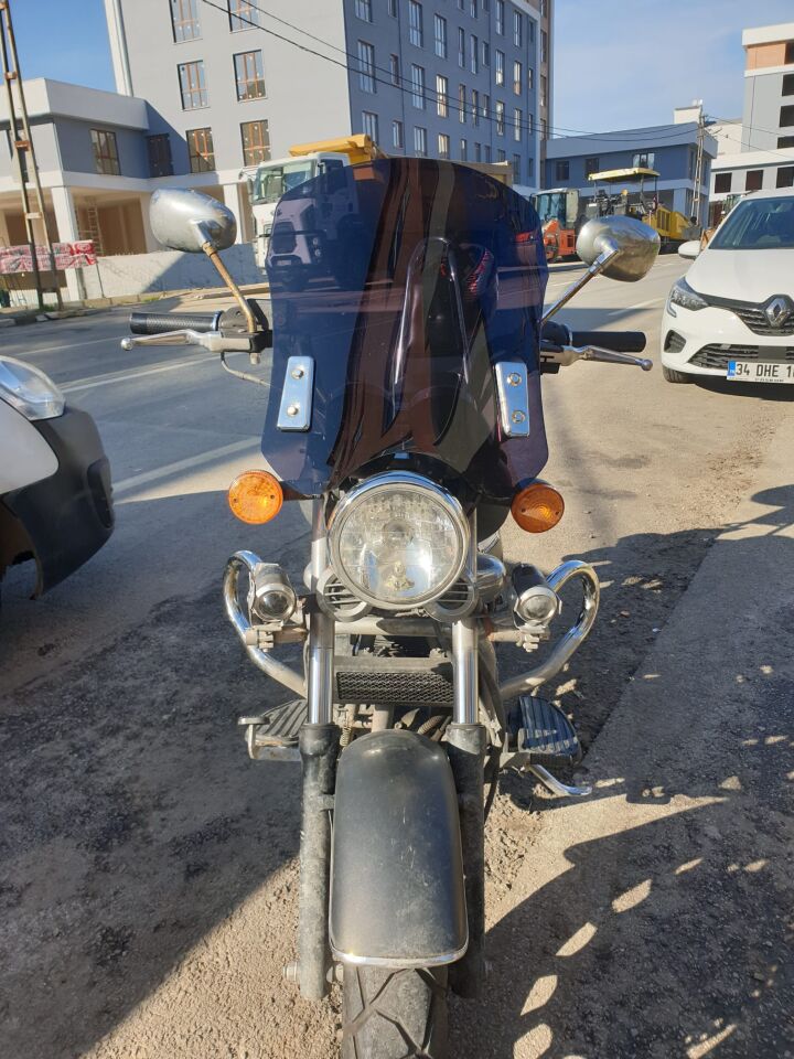 MOTOCAM Küba Süperlight 150 Ön Cam 2008-2026 Model 53cm Siyah Renkli 4mm APARATSIZ