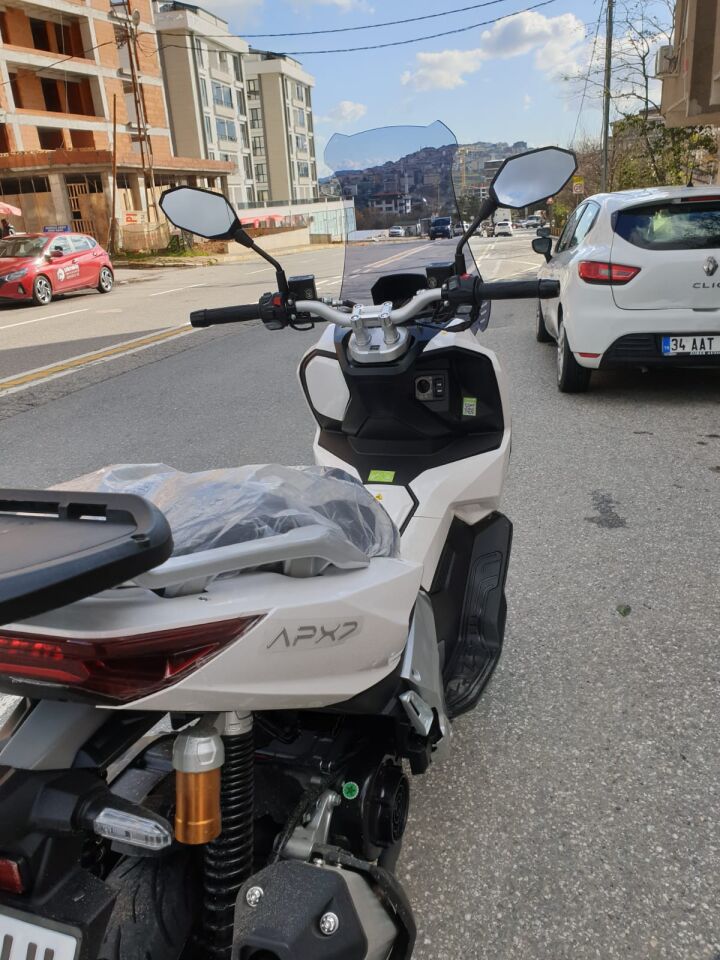 MOTOCAM RMG Moto Gusto Dream 150 Ön Cam 2023-2026 Model 65cm Füme Renkli 4mm ORTA BOYLU