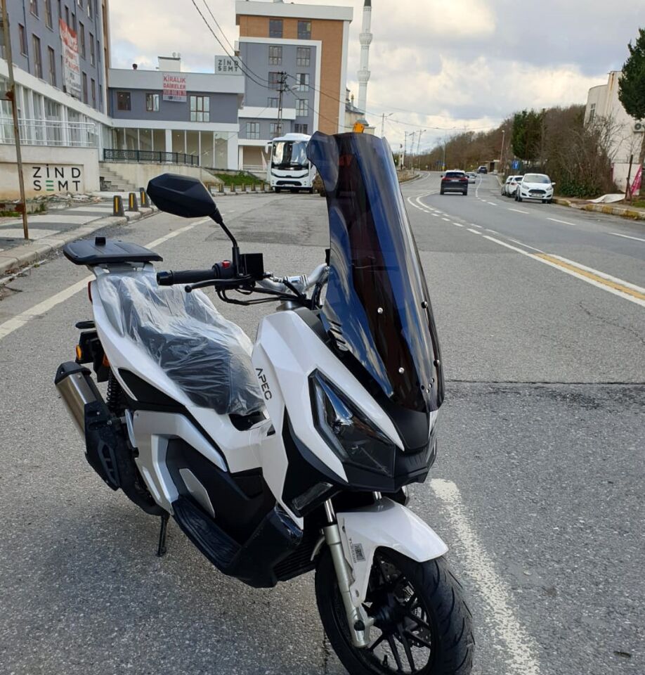 MOTOCAM RMG Moto Gusto Dream 150 Ön Cam 2023-2026 Model 65cm Siyah Renkli 4mm ORTA BOYLU