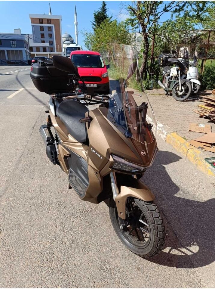 MOTOCAM Yuki Adventure 150 Ön Cam 2023-2026 Model 65cm Şeffaf Renkli 4mm ORTA BOYLU