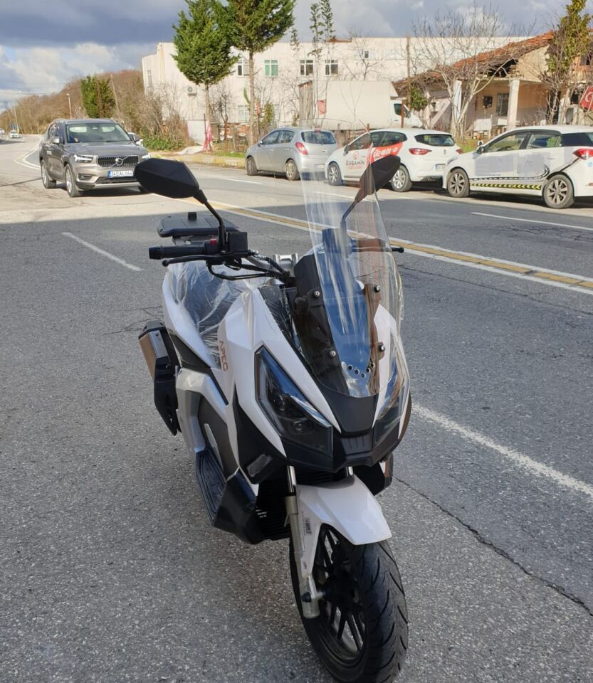 MOTOCAM RMG Moto Gusto Dream 150 Ön Cam 2023-2026 Model 65cm Şeffaf Renkli 4mm ORTA BOYLU