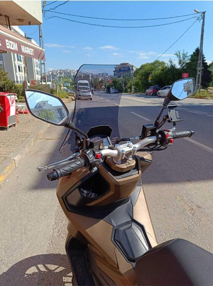 MOTOCAM Yuki Adventure 150 Ön Cam 2023-2026 Model 75cm Füme Renkli 4mm UZUN