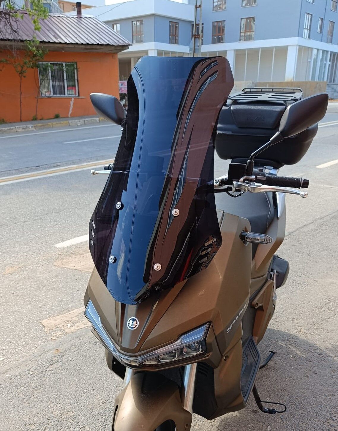 MOTOCAM Yuki Adventure 150 Ön Cam 2023-2026 Model 75cm Siyah Renkli 4mm UZUN