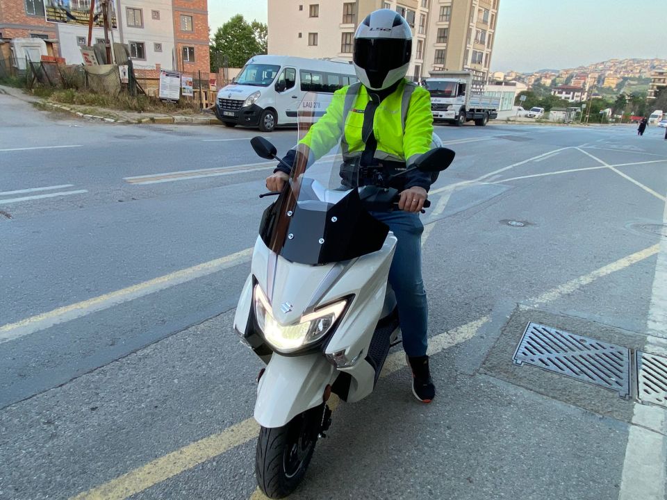 Suzuki Burgman Street Ex 125 Ön Cam 2023-2025 Model 62cm Şeffaf Renkli