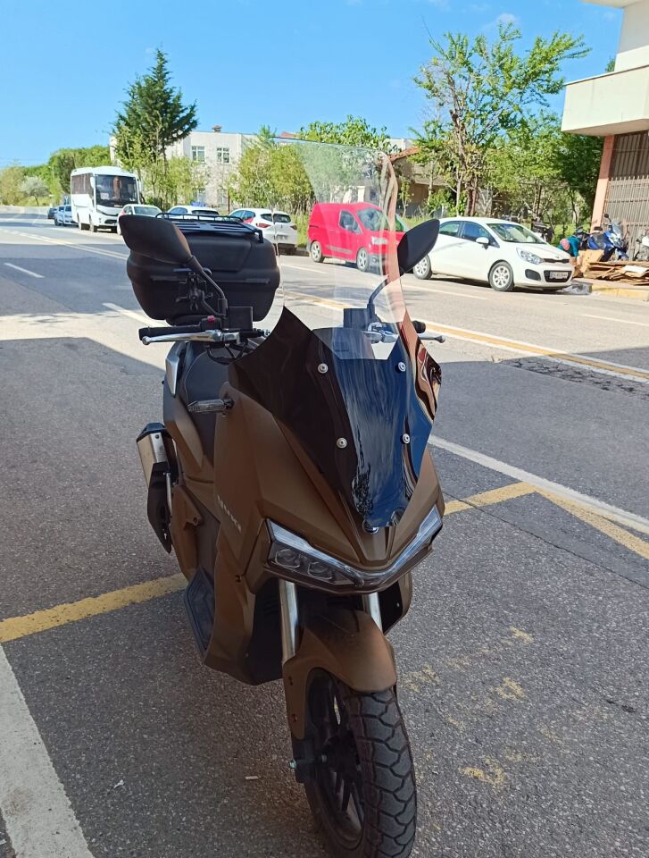 MOTOCAM Yuki Adventure 150 Ön Cam 2023-2026 Model 78cm Şeffaf Renkli 4mm UZUN