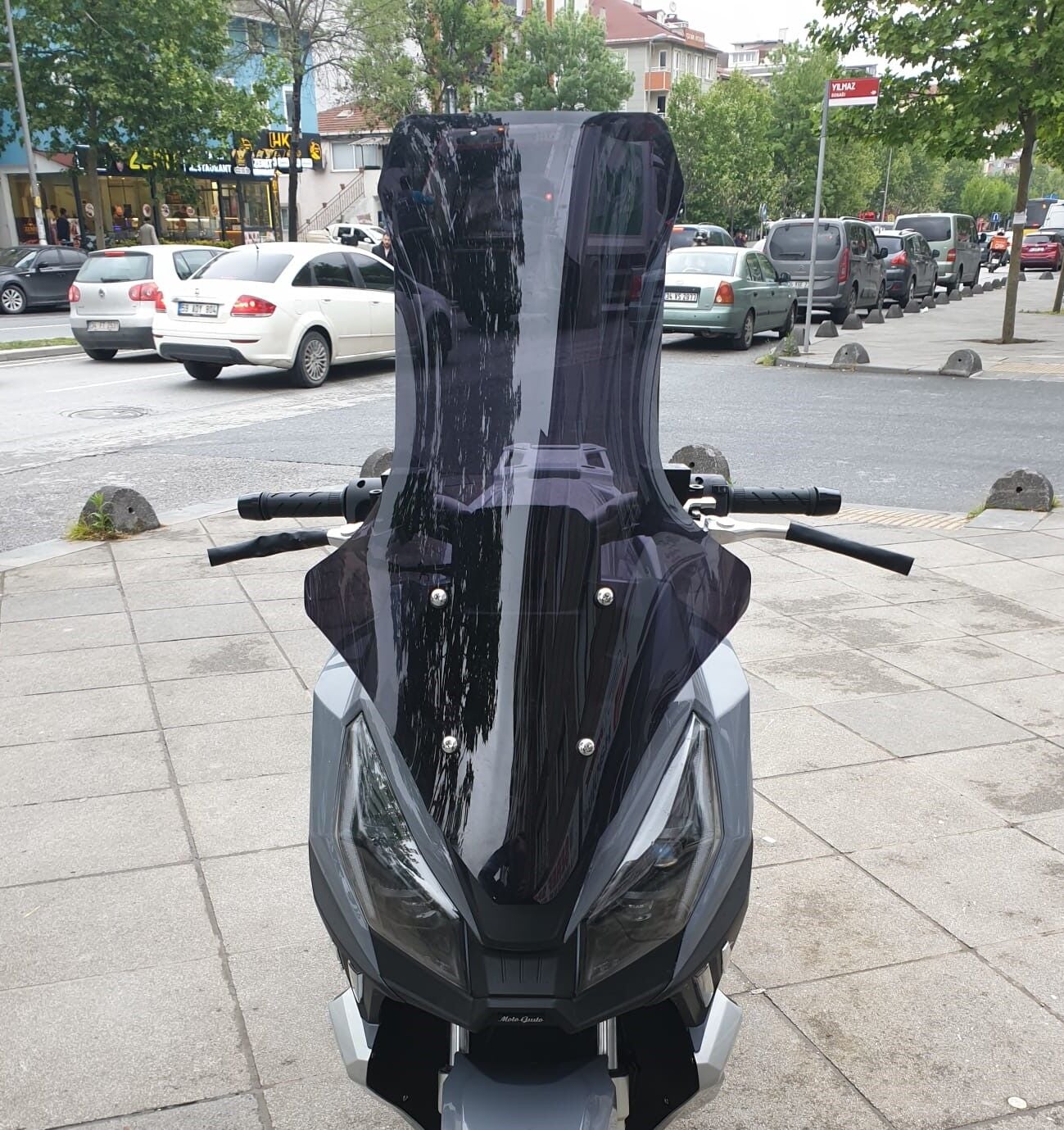 MOTOCAM RMG Moto Gusto Dream 150 Ön Cam 2023-2026 Model 78cm Siyah Renkli 4mm UZUN