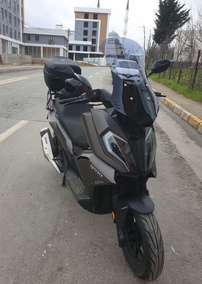 MOTOCAM Yuki Defender Ön Cam 2023-2026 Model 63cm Füme Renkli 4mm