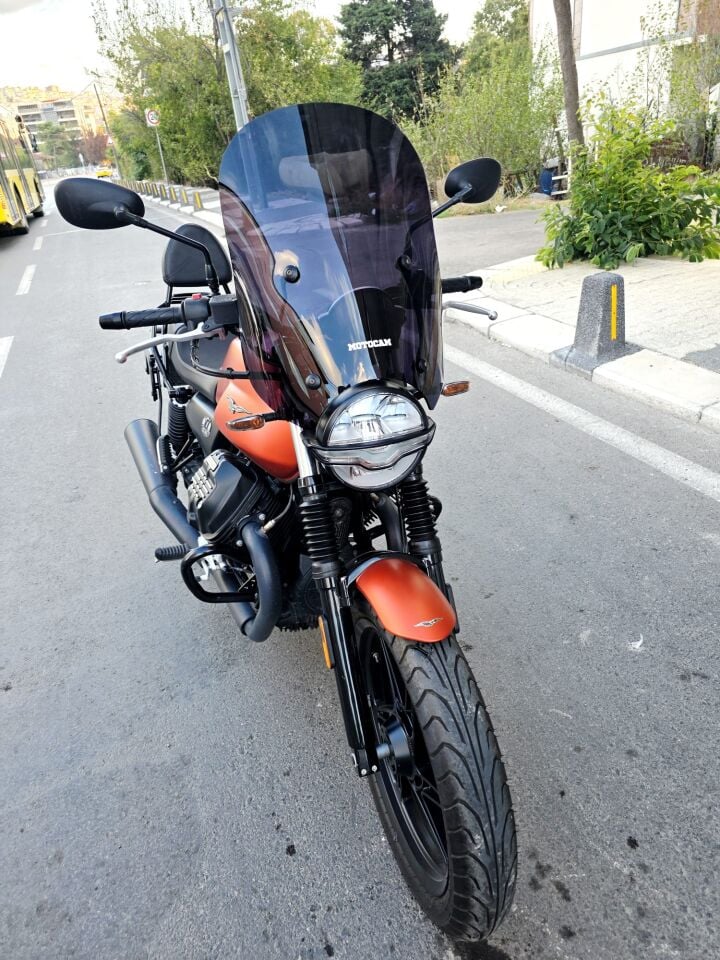 MOTOCAM Moto Guzzi V7 Stone Ön Cam 2021-2023 Model 53cm Siyah Renkli 4mm APARATSIZ