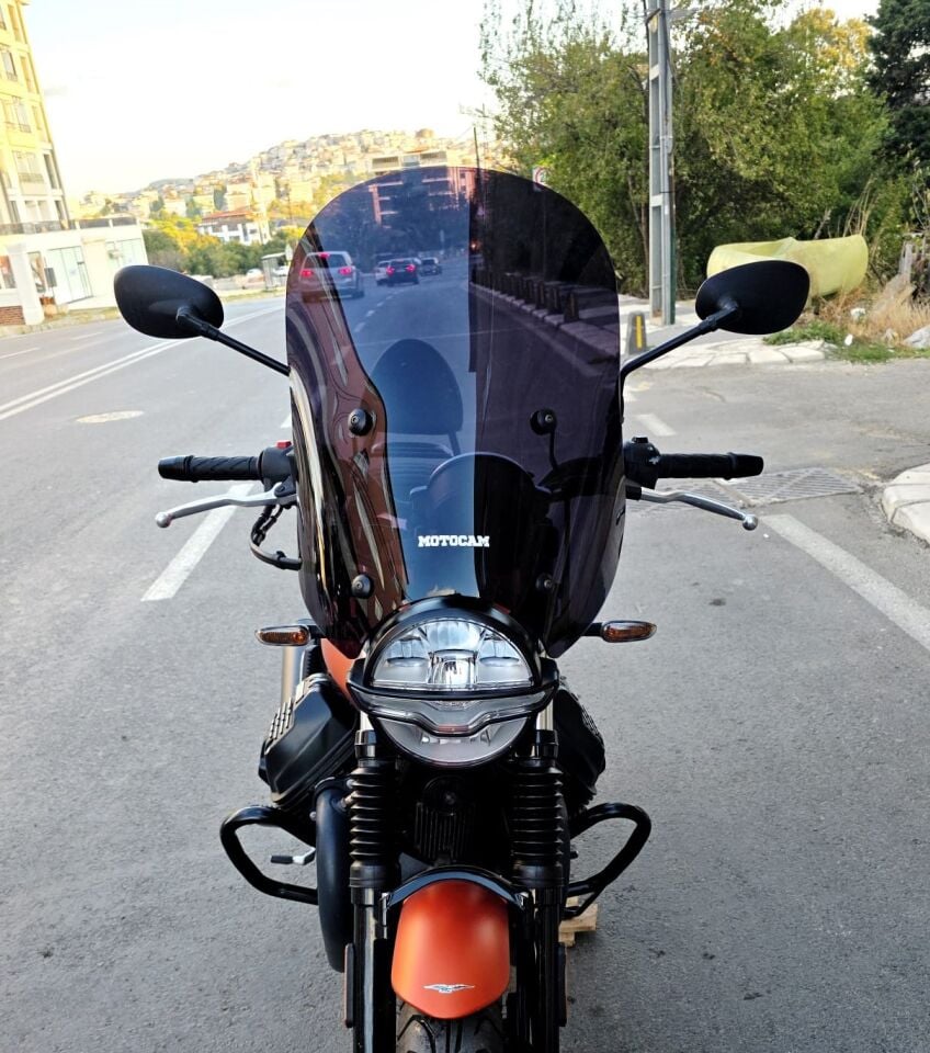 MOTOCAM Moto Guzzi V7 Stone Ön Cam 2021-2023 Model 53cm Siyah Renkli 4mm APARATSIZ