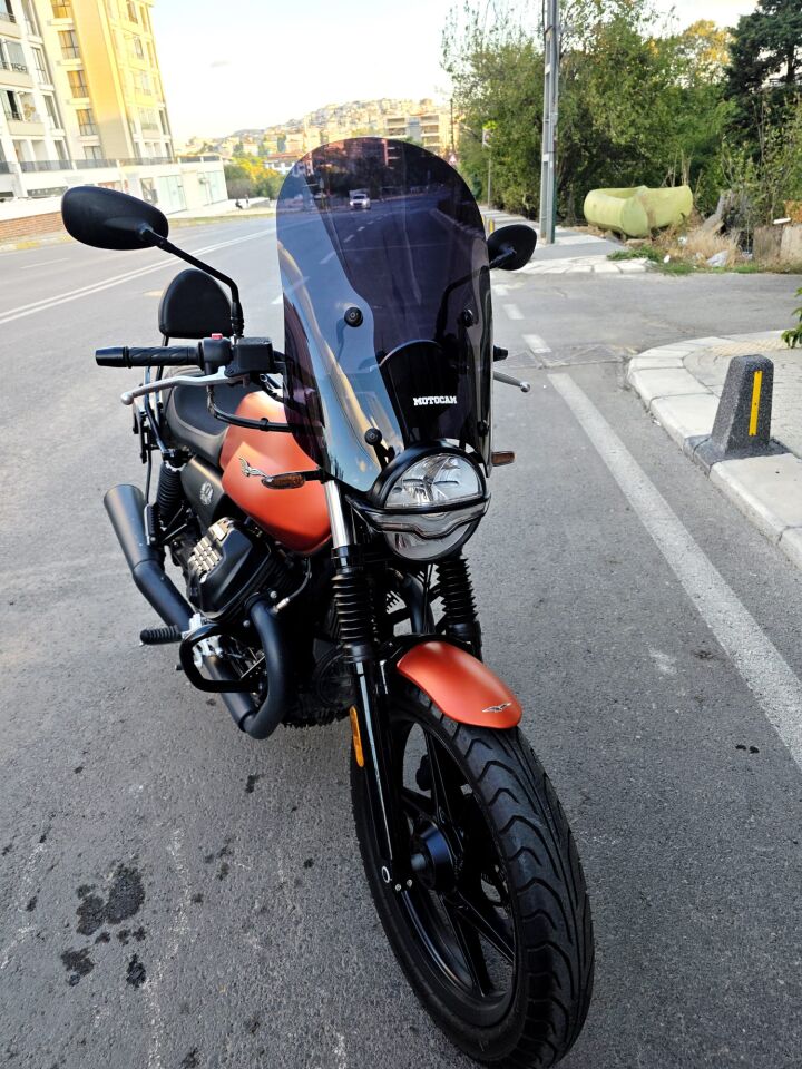 MOTOCAM Moto Guzzi V7 Stone Ön Cam 2021-2023 Model 53cm Siyah Renkli 4mm APARATSIZ