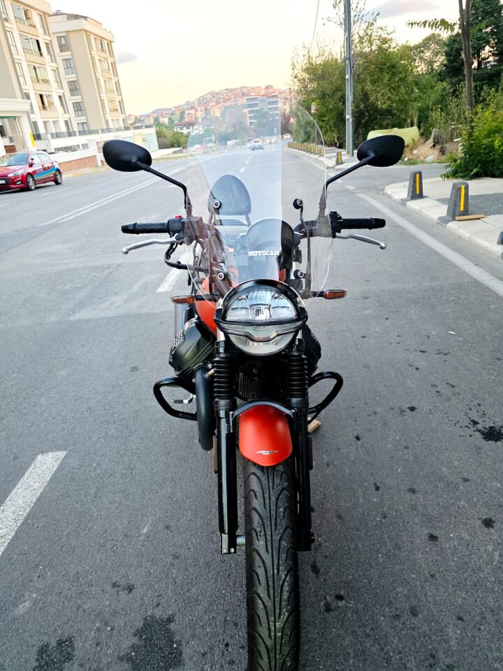 MOTOCAM Moto Guzzi V7 Stone Ön Cam 2021-2023 Model 53cm Şeffaf Renkli 4mm APARATSIZ