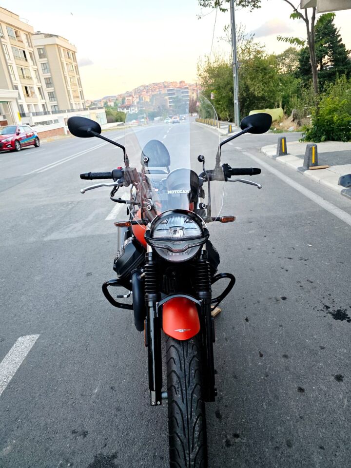 MOTOCAM Moto Guzzi V7 Stone Ön Cam 2021-2023 Model 53cm Şeffaf Renkli 4mm APARATSIZ