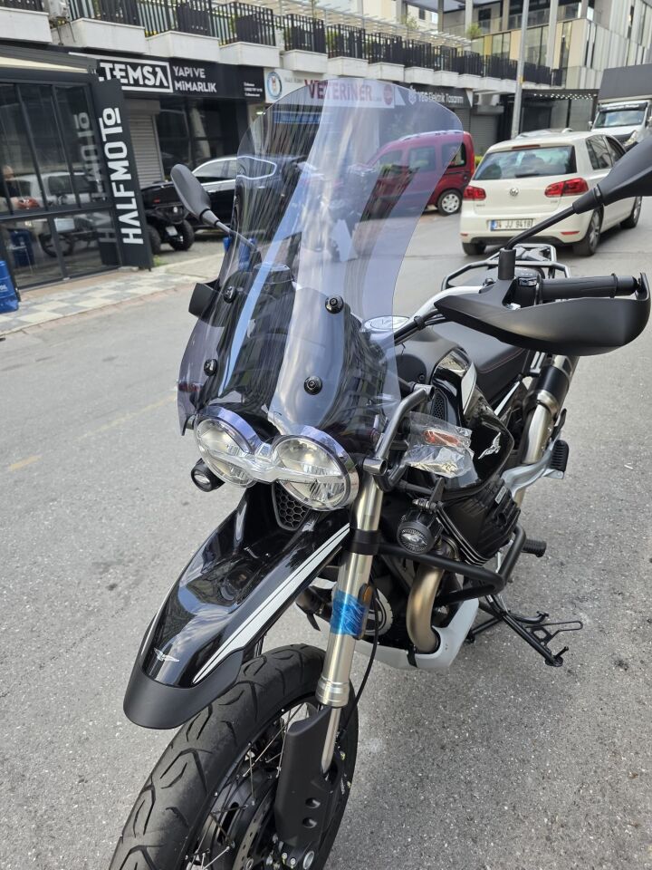 MOTOCAM Moto Guzzi V85 Ön Cam 2019-2023 Model 58cm Füme Renkli 4mm